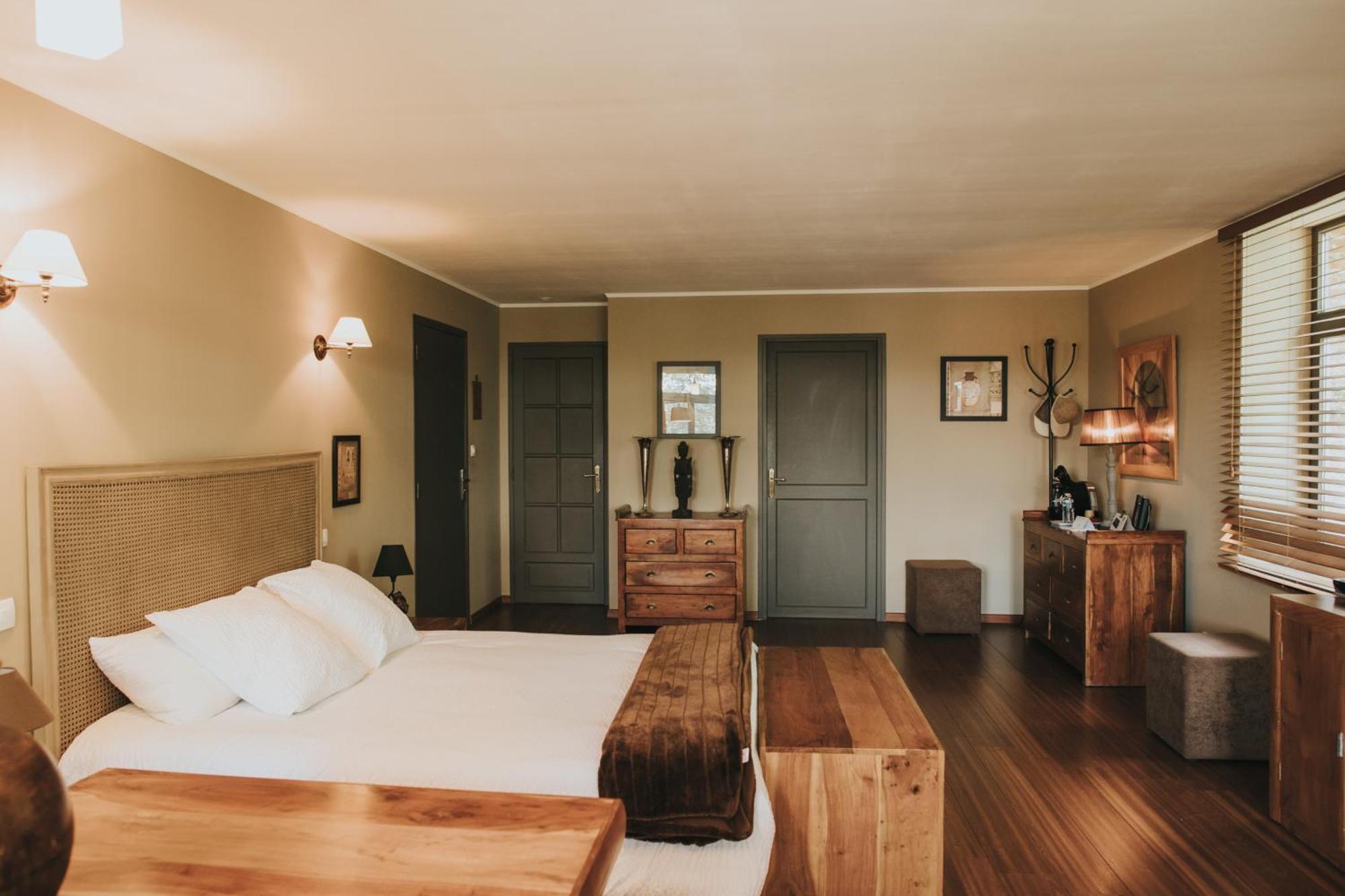 Logis Hotel-Restaurant - Le Moulin D'Artres 외부 사진