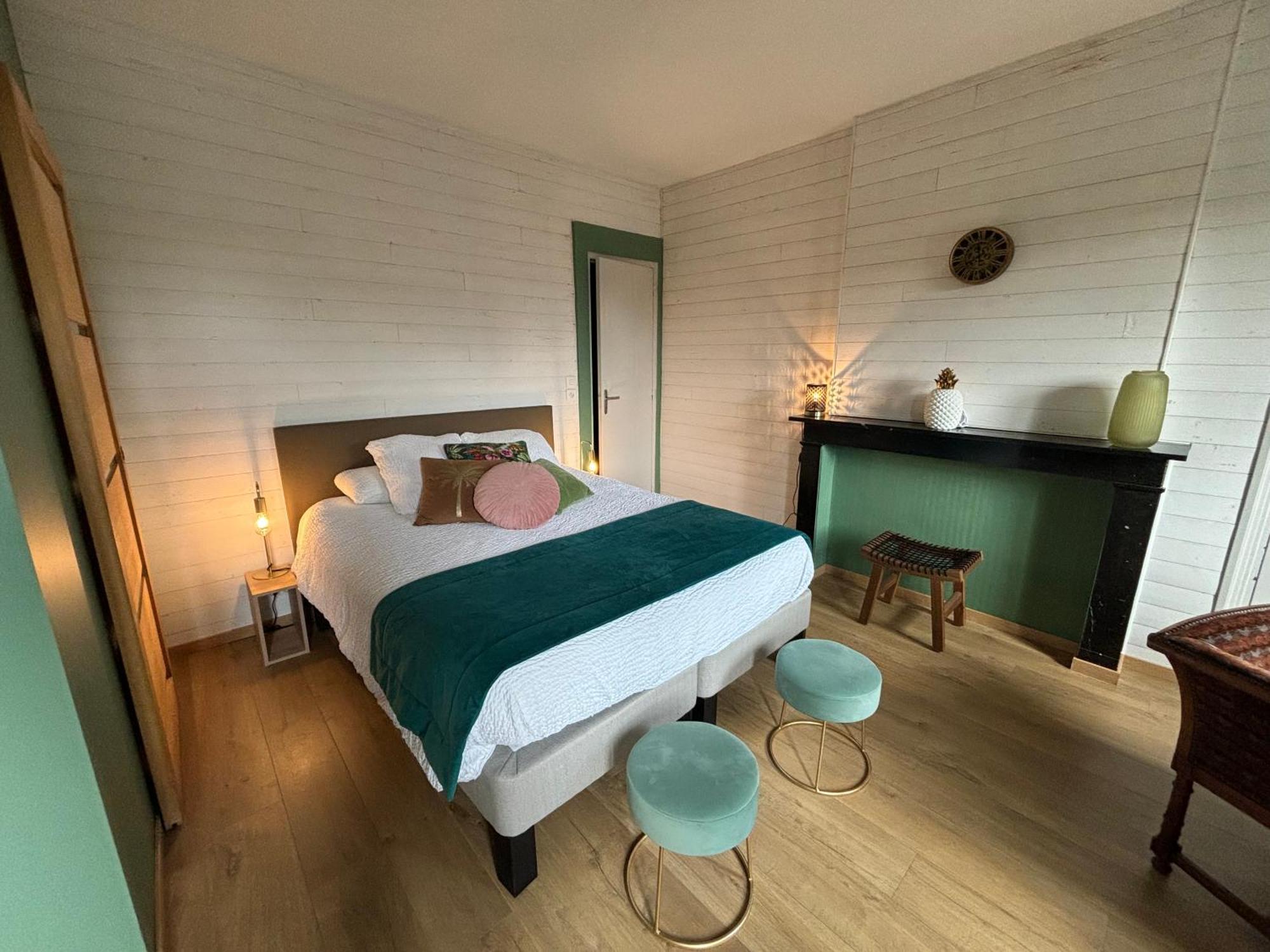 Logis Hotel-Restaurant - Le Moulin D'Artres 외부 사진